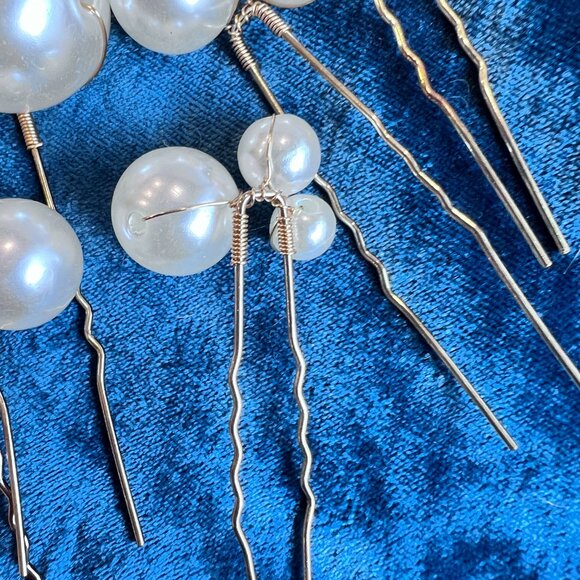 5 Piece Pearl Hair Pin Set - Picture 3 of 3